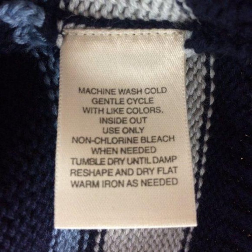 *SOLD* St John's Bay NWT Classic V-Neck Sweater Sz MP - Picture 9 of 9